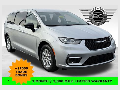 Used 2024 Chrysler Pacifica Touring-L image 1