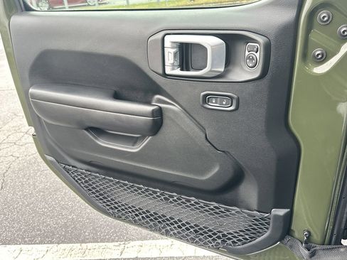 Used 2021 Jeep Wrangler Unlimited Sport image 12