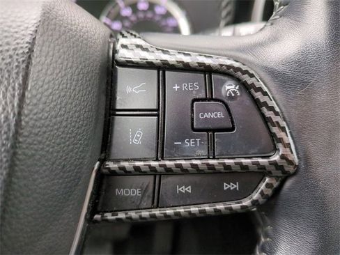 Used 2021 Toyota Highlander LE image 24