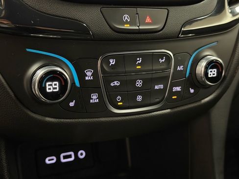 Certified 2024 Chevrolet Equinox RS FWD image 28
