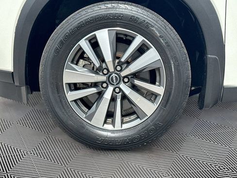 Used 2024 Nissan Pathfinder SL AWD/4WD image 33