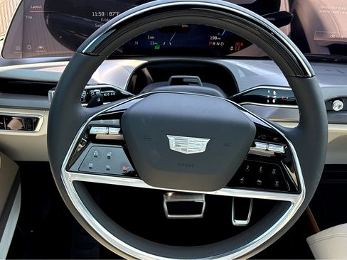 New 2026 Cadillac Vistiq Sport image 15