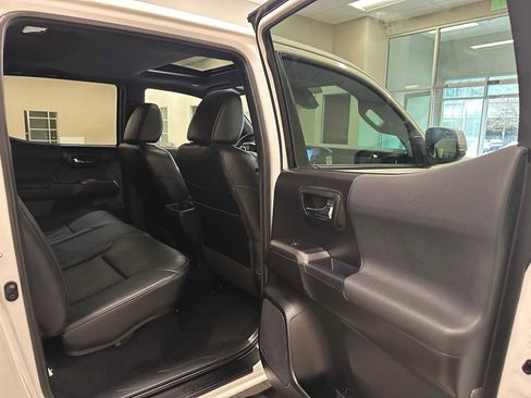 Certified 2021 Toyota Tacoma TRD Off-Road w/ TRD Premium Off Road Package AWD/4WD image 26