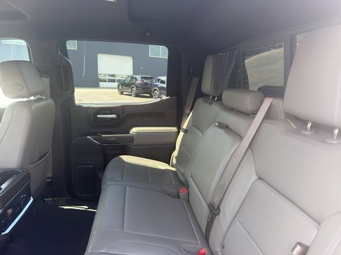 Used 2022 Chevrolet Silverado 1500 LTZ AWD/4WD image 32