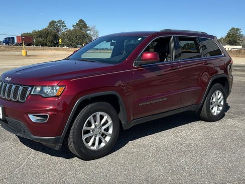 Used 2021 Jeep Grand Cherokee Laredo X image 4