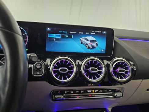 Used 2021 Mercedes-Benz GLA 250 4MATIC image 38