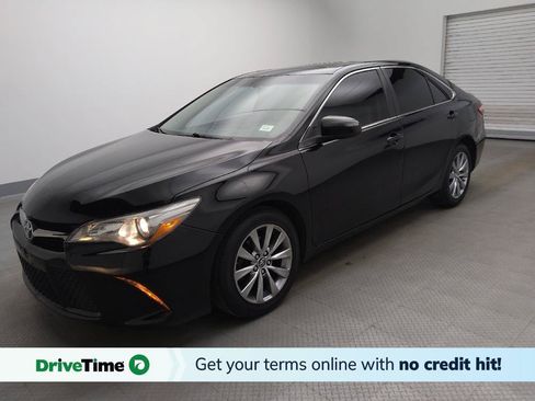 Used 2017 Toyota Camry SE w/ Moonroof Package FWD image 1