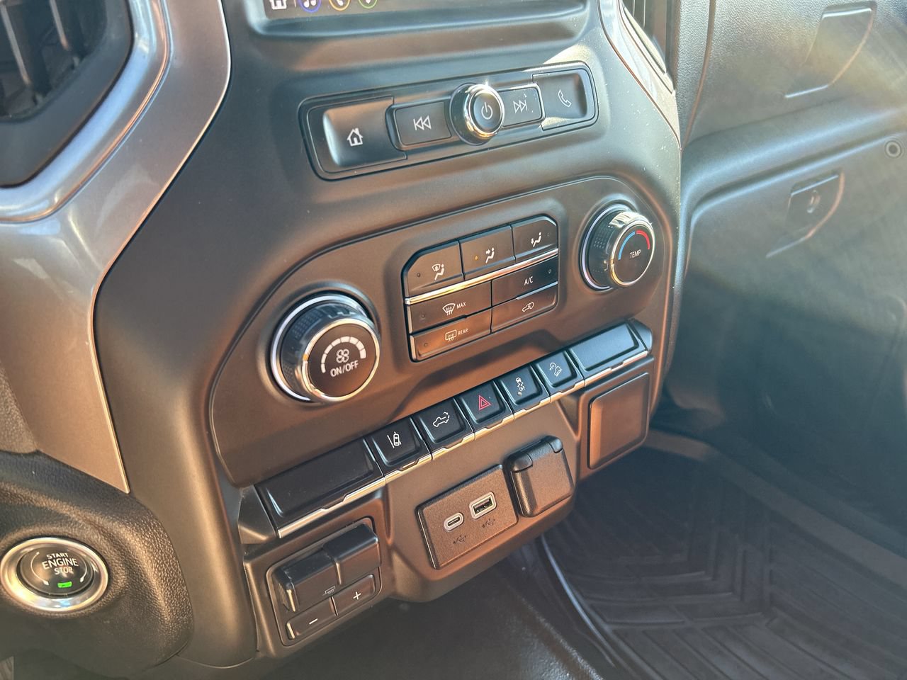 Used 2025 Chevrolet Silverado 2500 W/T AWD/4WD image 29