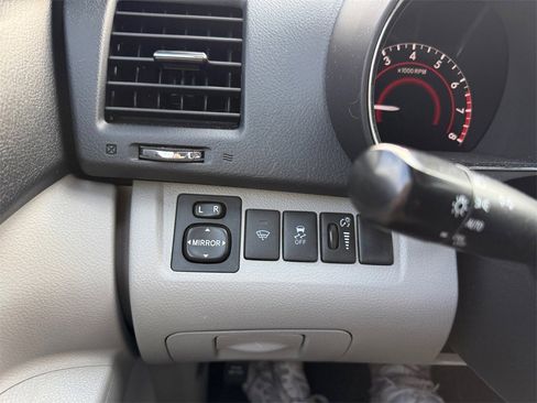 Used 2013 Toyota Highlander Plus w/ Cold Weather Pkg image 29