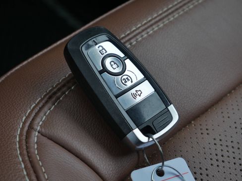 Certified 2024 Ford Bronco Heritage Edition image 38