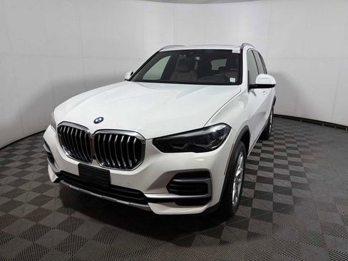 Certified 2023 BMW X5 xDrive40i w/ Premium Package AWD/4WD image 3