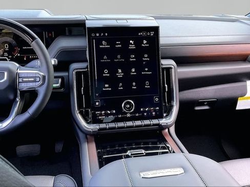 New 2026 GMC Yukon Denali w/ Denali Reserve Package AWD/4WD image 8