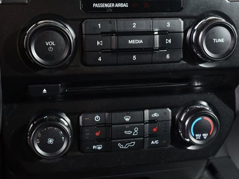 Used 2017 Ford F150 XLT w/ Equipment Group 302A Luxury AWD/4WD image 29
