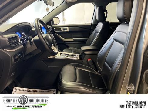 Used 2023 Ford Explorer XLT w/ Equipment Group 202A AWD/4WD image 9