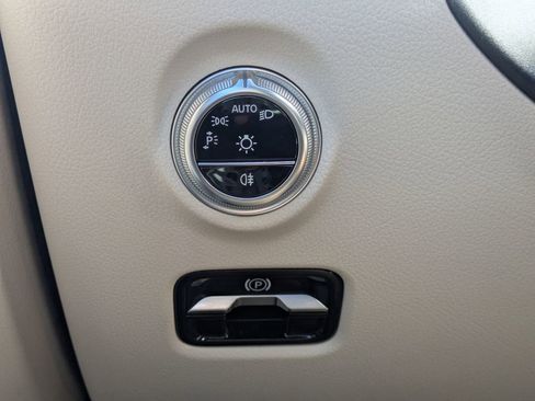 Used 2022 Mercedes-Benz C 300 Sedan image 23