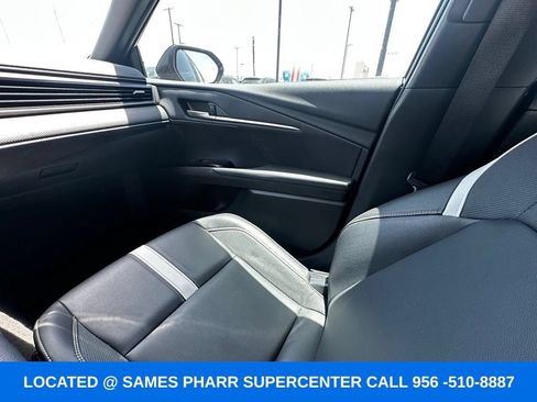 Used 2025 Toyota Camry SE w/ Convenience Package FWD image 15