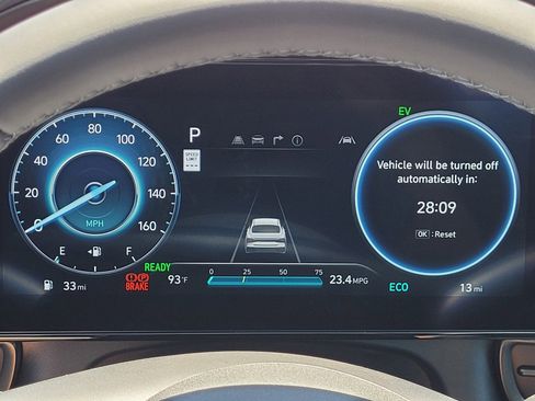 New 2025 Hyundai Elantra Limited image 9