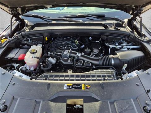 Used 2025 Jeep Grand Cherokee Altitude RWD image 21