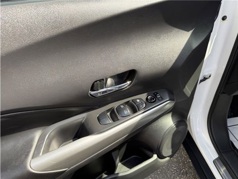 Used 2020 Nissan Kicks SR w/ SR Premium Package image 16