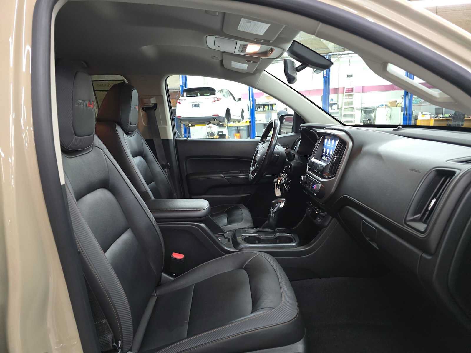 Used 2022 GMC Canyon AT4 w/ Trailering Package AWD/4WD image 10