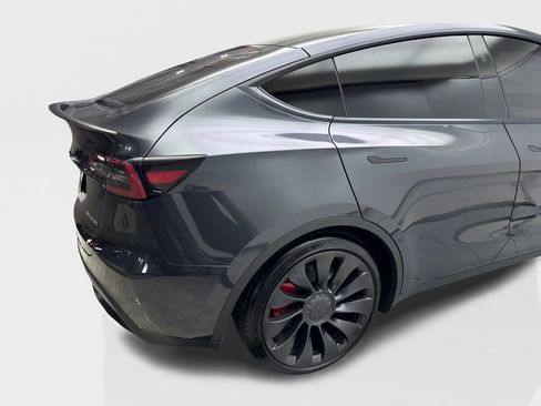 Used 2024 Tesla Model Y Performance AWD/4WD image 16