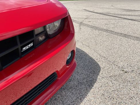 Used 2010 Chevrolet Camaro SS w/ LPO, Ground Effects Package RWD image 75