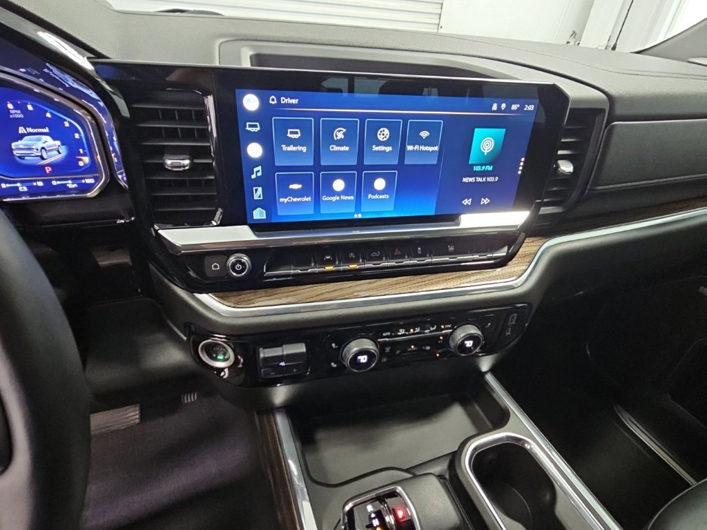 Used 2022 Chevrolet Silverado 1500 RST w/ Convenience Package II RWD image 13