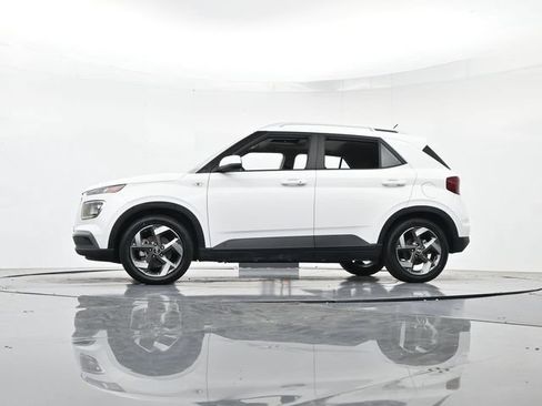 Used 2024 Hyundai Venue SEL FWD image 37