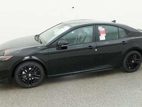New 2026 Toyota Camry SE FWD image 5