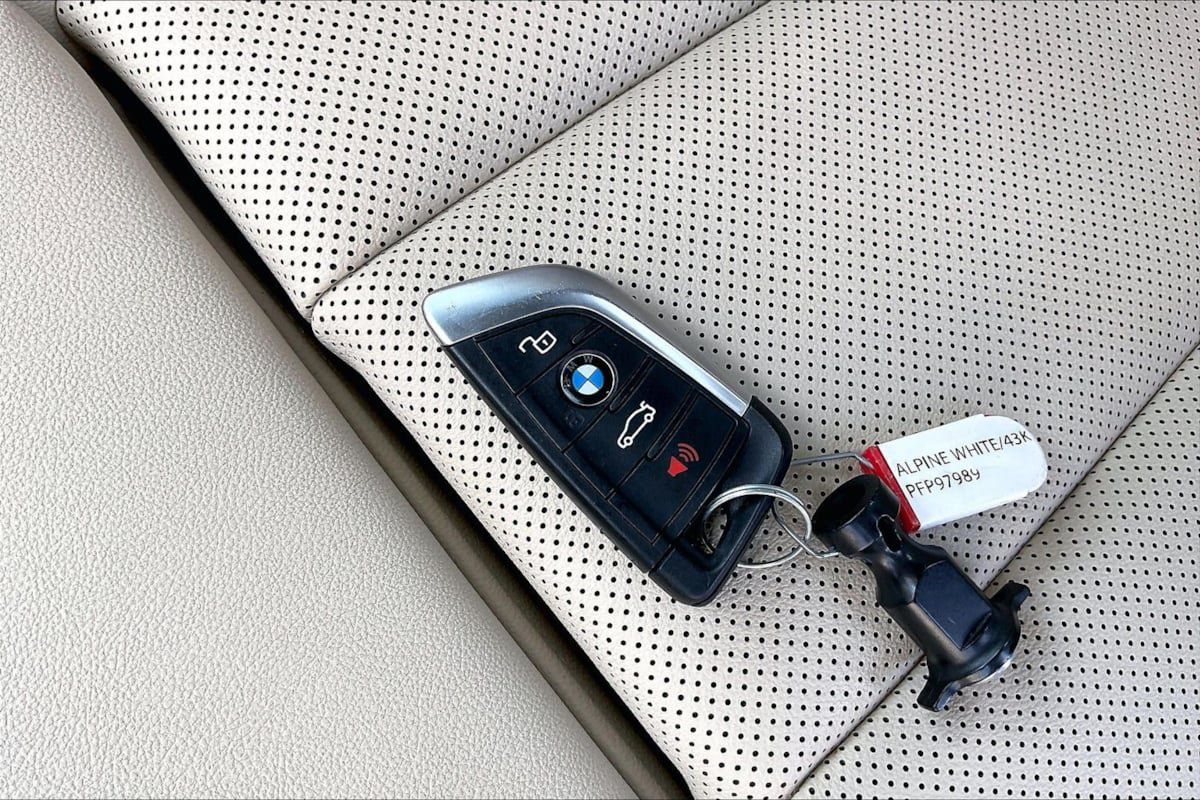 Used 2023 BMW i4 eDrive40 w/ Premium Package RWD image 9