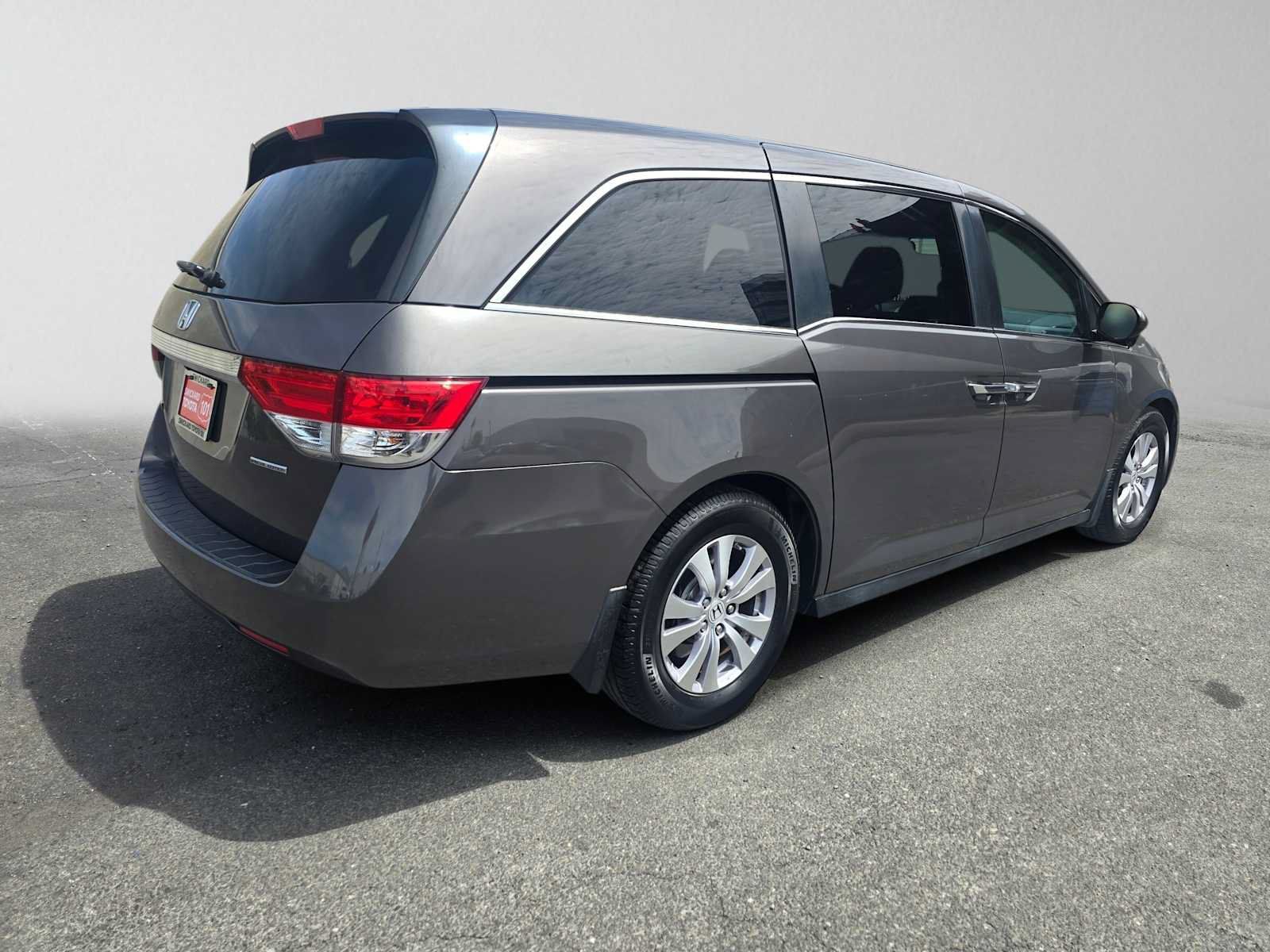 Used 2016 Honda Odyssey SE image 3
