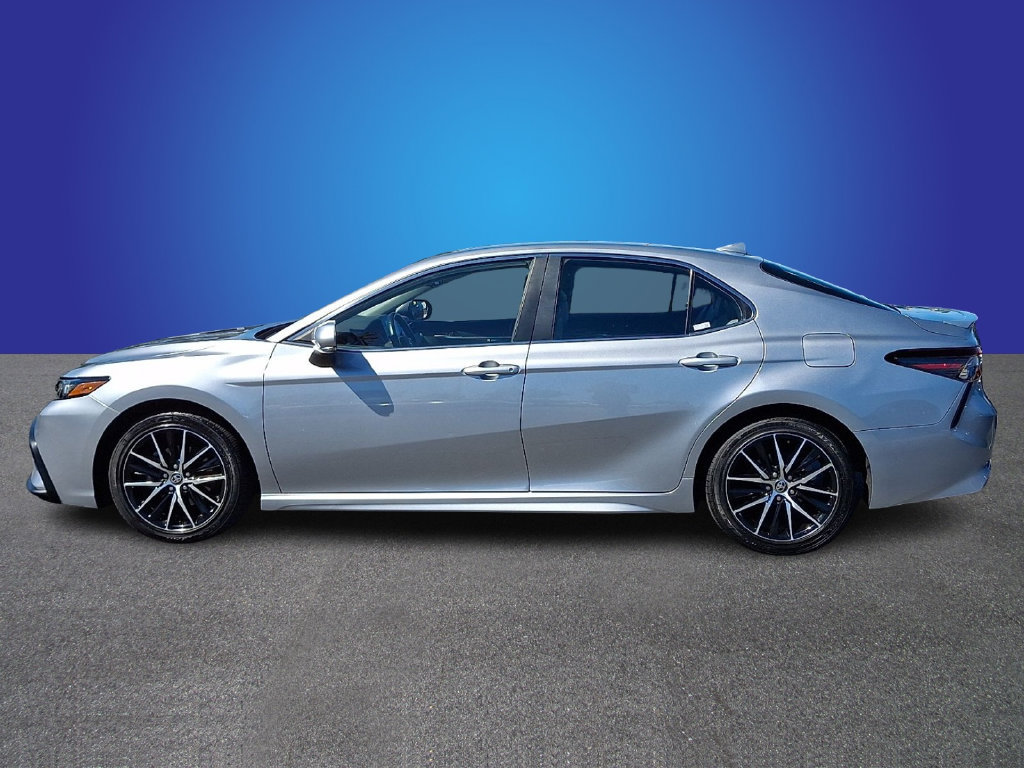 Used 2024 Toyota Camry SE FWD image 7
