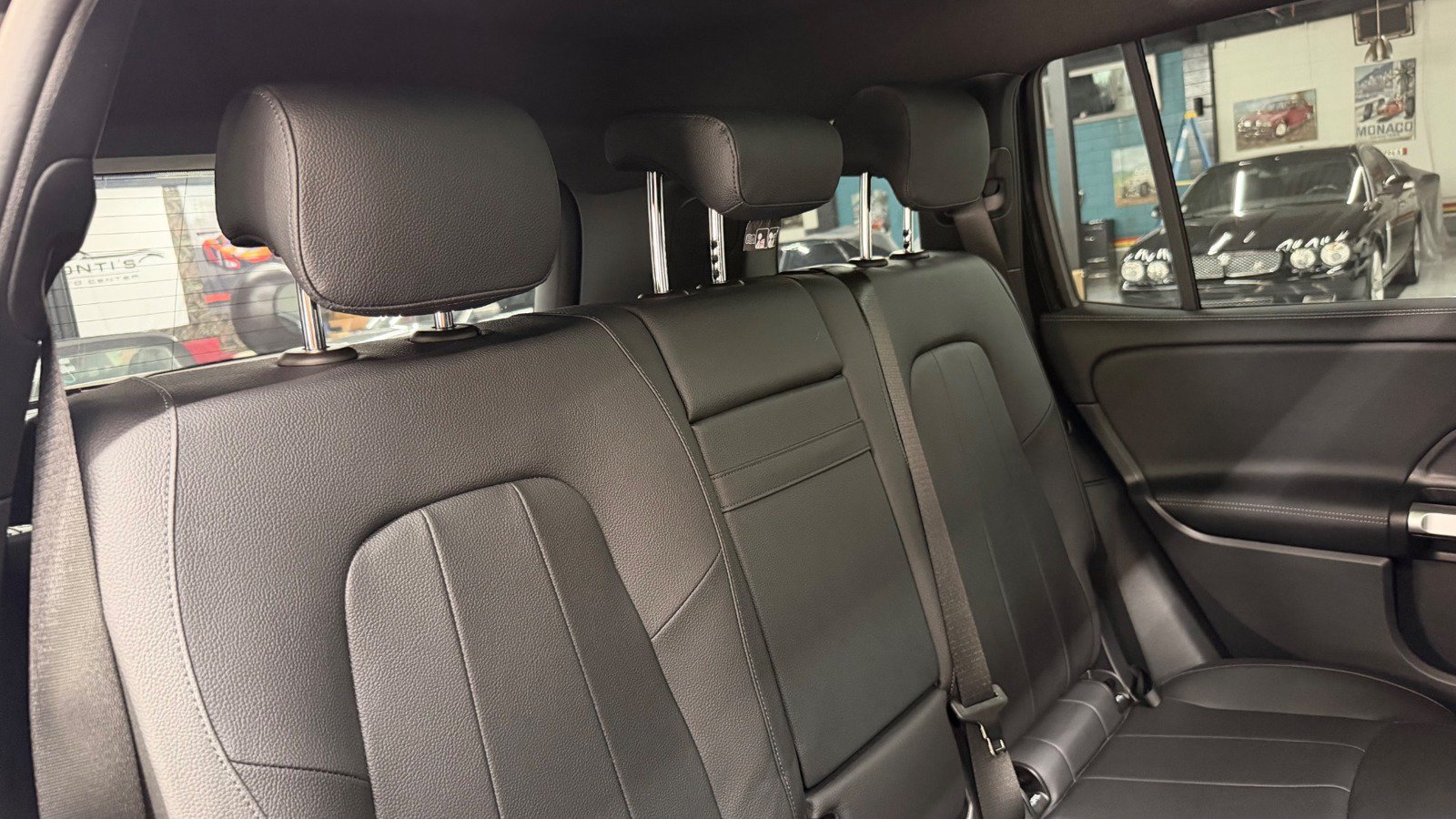 Used 2024 Mercedes-Benz GLB 250 4MATIC w/ Driver Assistance Package image 33