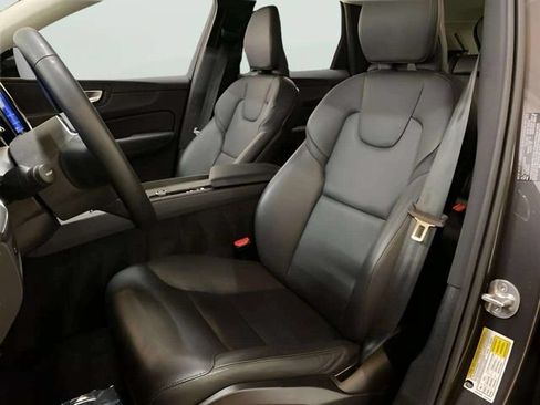 Used 2025 Volvo XC60 B5 Core AWD/4WD image 70