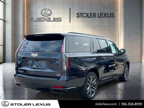 Used 2023 Cadillac Escalade ESV Sport Platinum AWD/4WD image 6
