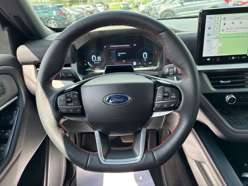 Used 2025 Ford Explorer ST-Line w/ Premium Package image 27