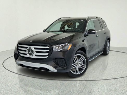 Certified 2026 Mercedes-Benz GLS 450 4MATIC image 2