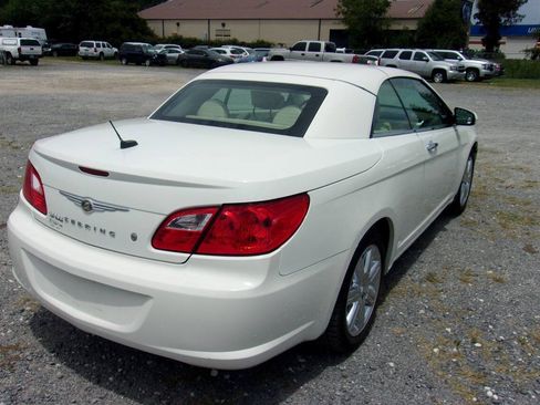 Used 2010 Chrysler Sebring Limited FWD image 9