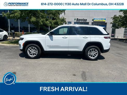 Used 2026 Jeep Grand Cherokee Laredo AWD/4WD image 7