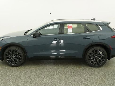 New 2025 Toyota Crown Signia image 6