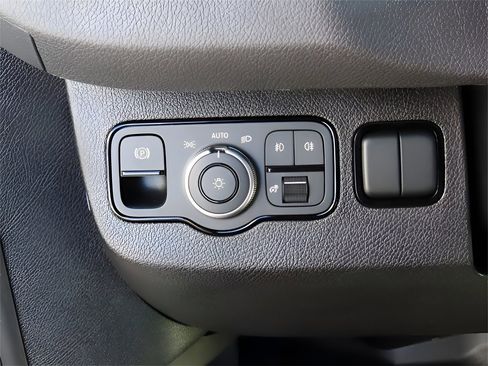 Used 2024 Mercedes-Benz Sprinter 2500 image 50