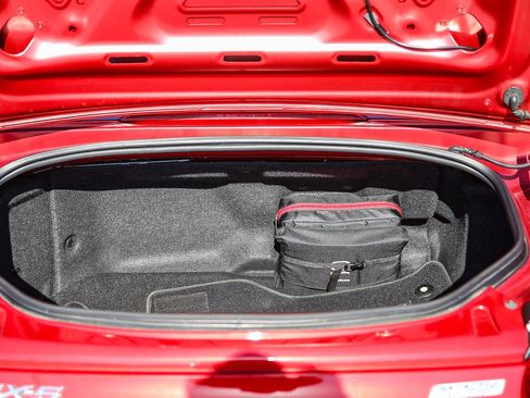 Used 2017 MAZDA MX-5 Miata Grand Touring RWD image 23