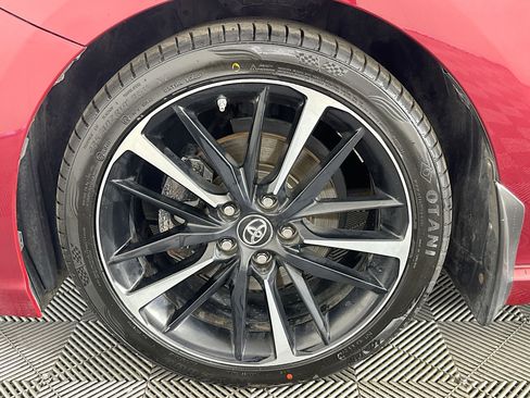 Used 2018 Toyota Camry XSE image 37