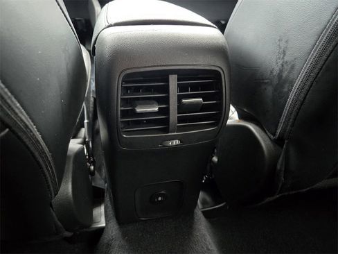 Used 2023 Ford Escape SE w/ Class II Trailer Tow Package image 23