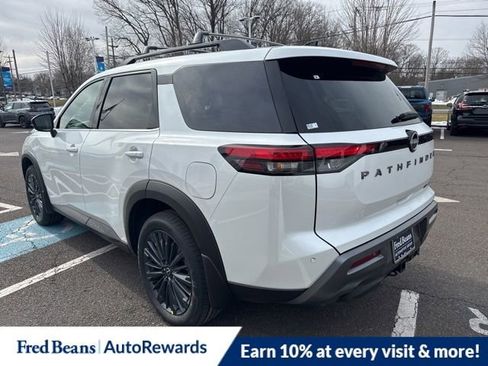 New 2026 Nissan Pathfinder SL w/ SL Premium Package image 7