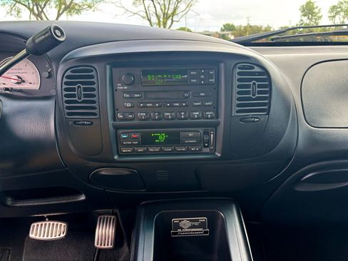 Used 2002 Ford F150 Harley-Davidson image 20