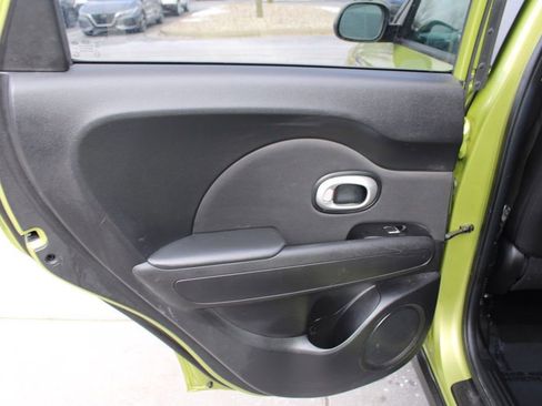 Used 2017 Kia Soul + image 21