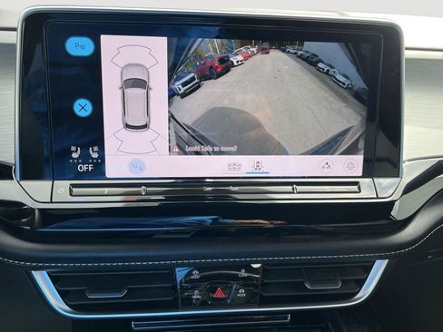 Used 2024 Volkswagen Atlas Cross Sport SE image 19