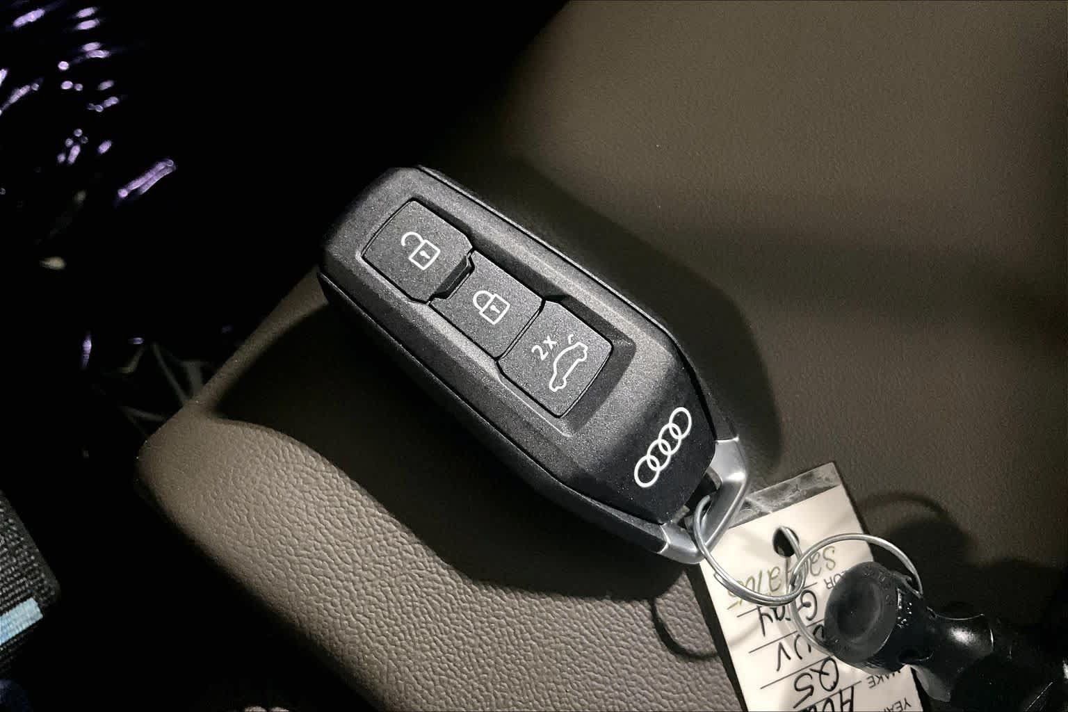 Used 2025 Audi Q5 Premium Plus AWD/4WD image 15