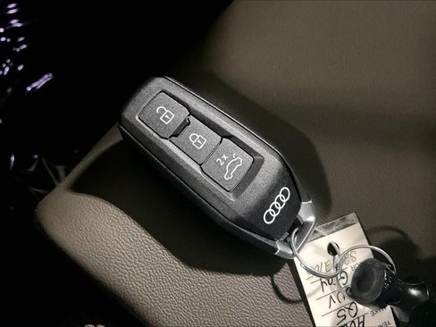 Used 2025 Audi Q5 Premium Plus AWD/4WD image 15